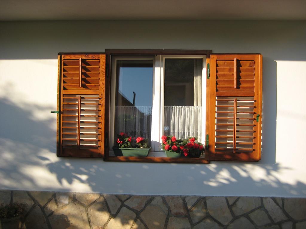 Apartment Bosiljak Jelsa  Chambre photo